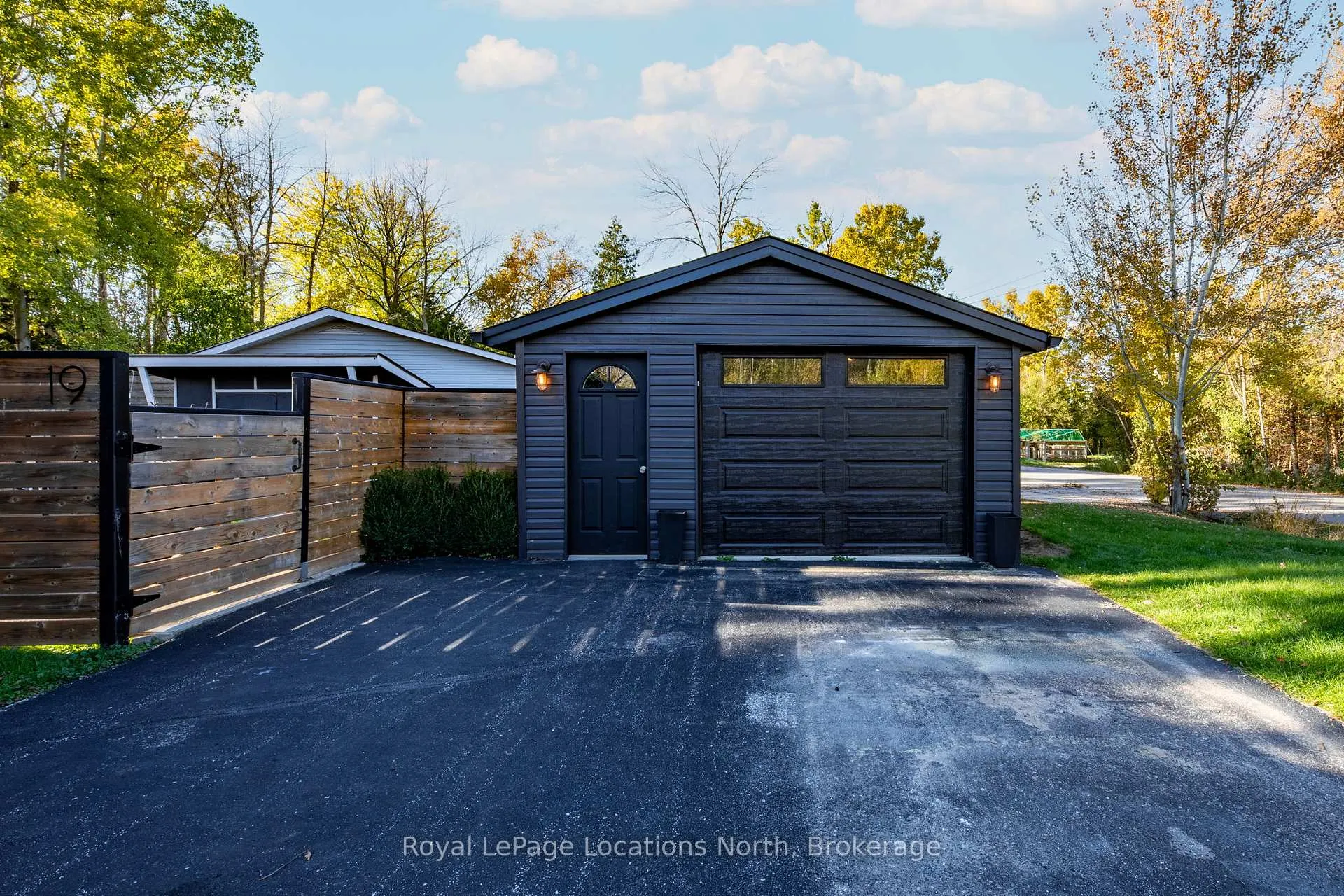 Photo 26 of 19 Dell Parr Avenue, Dryden, Barclay — HOMEH