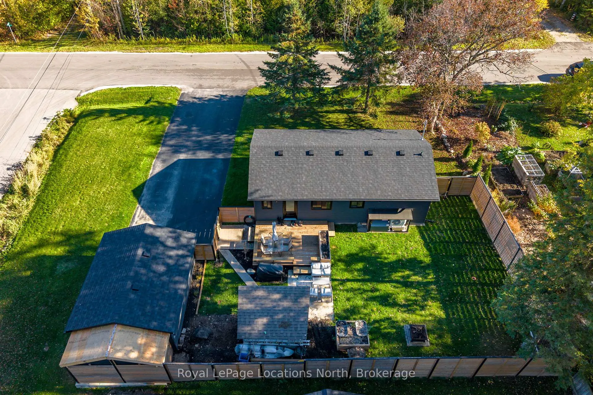 Photo 34 of 19 Dell Parr Avenue, Dryden, Barclay — HOMEH