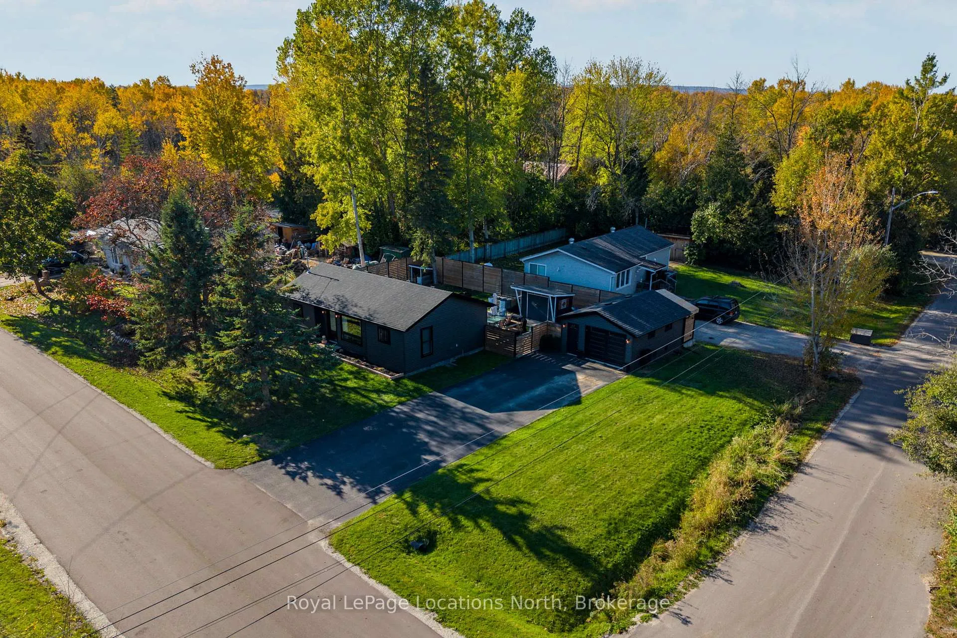 Photo 35 of 19 Dell Parr Avenue, Dryden, Barclay — HOMEH