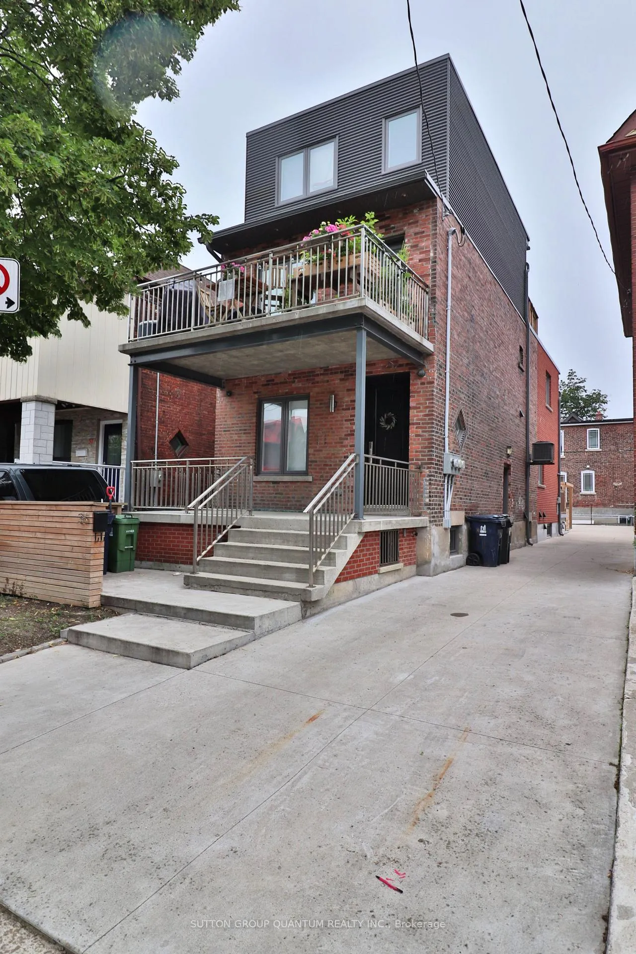 Front of Unit Main, 35 Cloverdale Road
