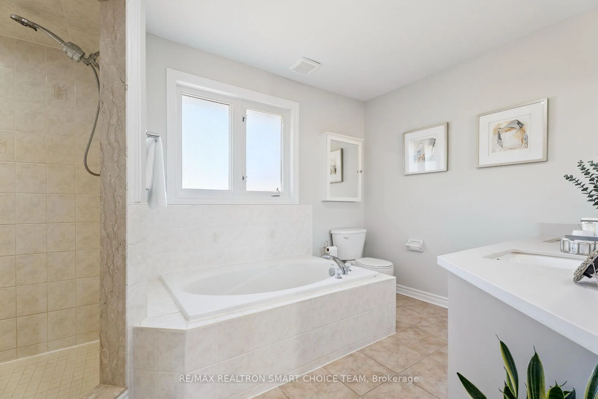Photo 30 of 117 Miller Drive, Barrie, Edgehill Drive — HOMEH