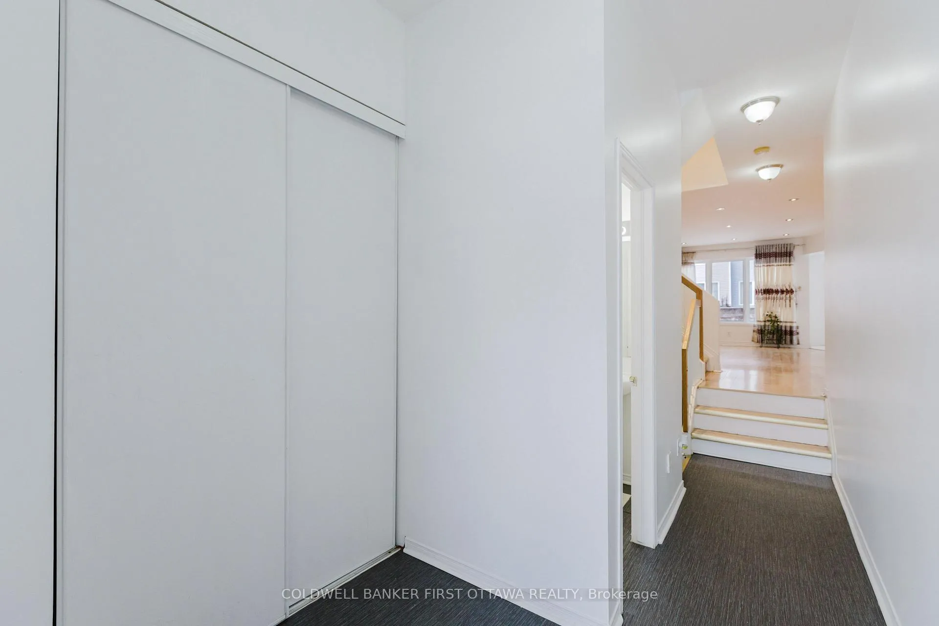 Photo 5 of 13 Villandry Street, Ottawa, Barrhaven East — HOMEH