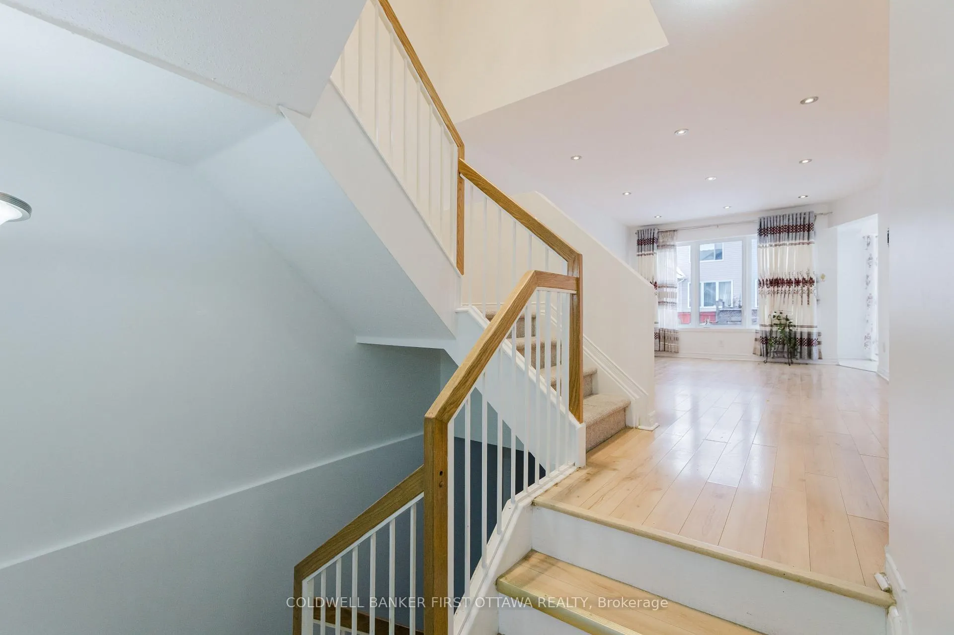 Photo 7 of 13 Villandry Street, Ottawa, Barrhaven East — HOMEH