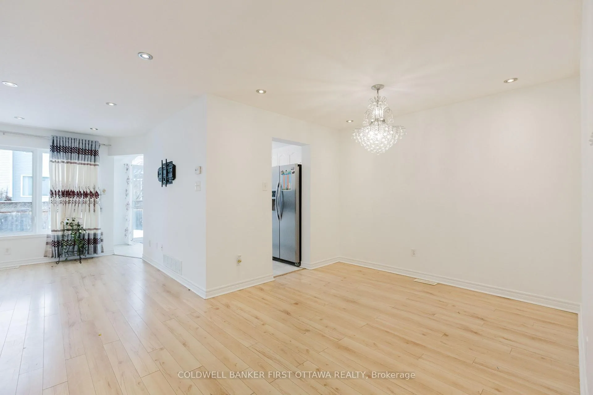 Photo 8 of 13 Villandry Street, Ottawa, Barrhaven East — HOMEH