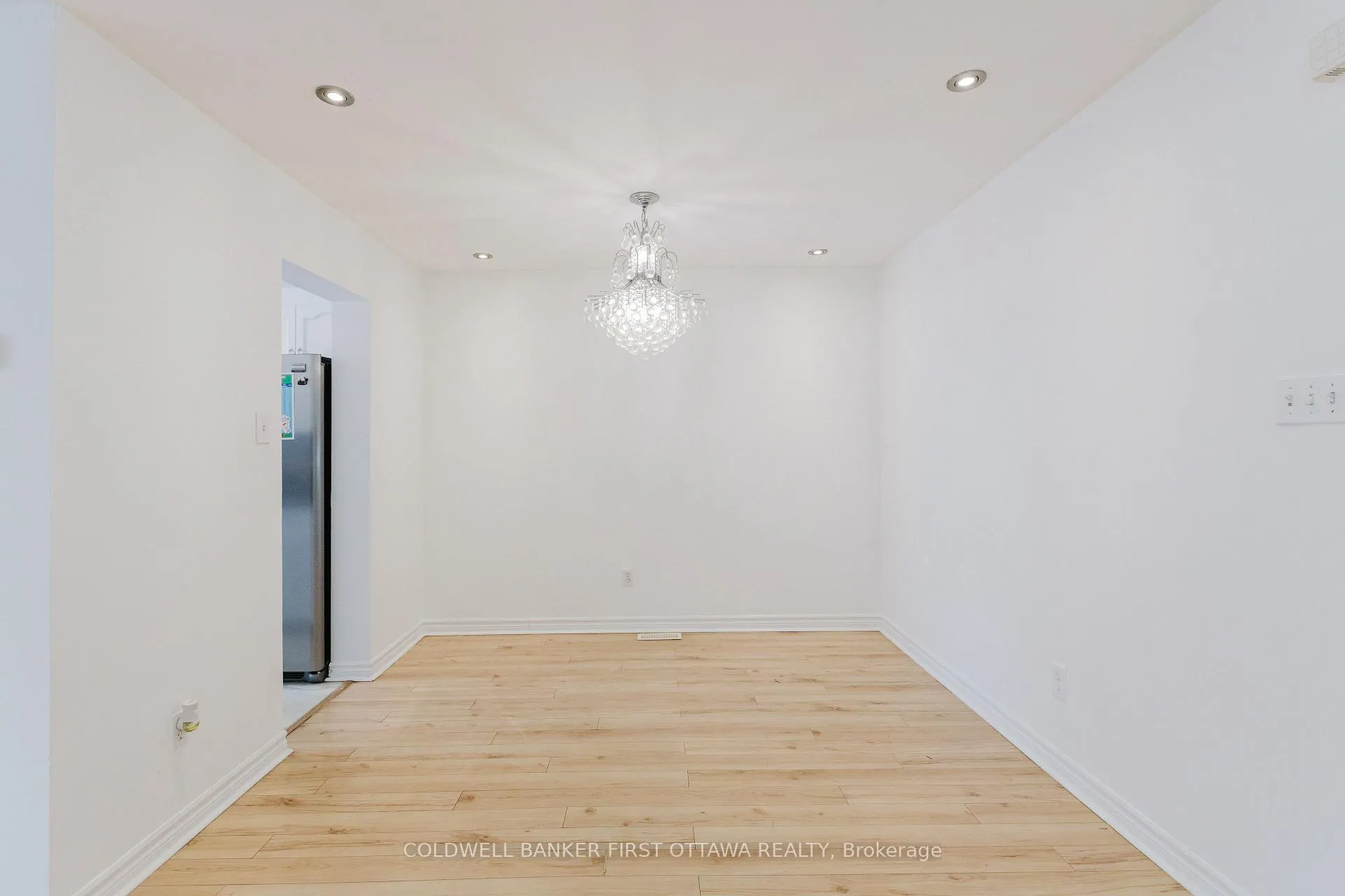 Photo 9 of 13 Villandry Street, Ottawa, Barrhaven East — HOMEH