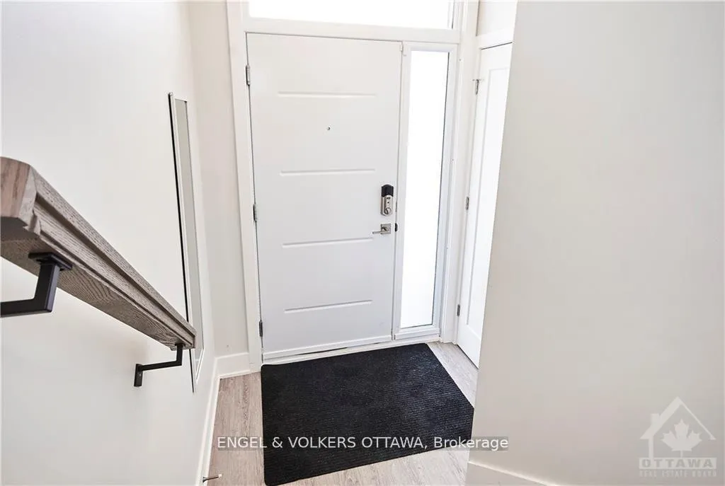 Photo 2 of Unit 1, 569 Mcleod Street, Ottawa, Ottawa Centre — HOMEH