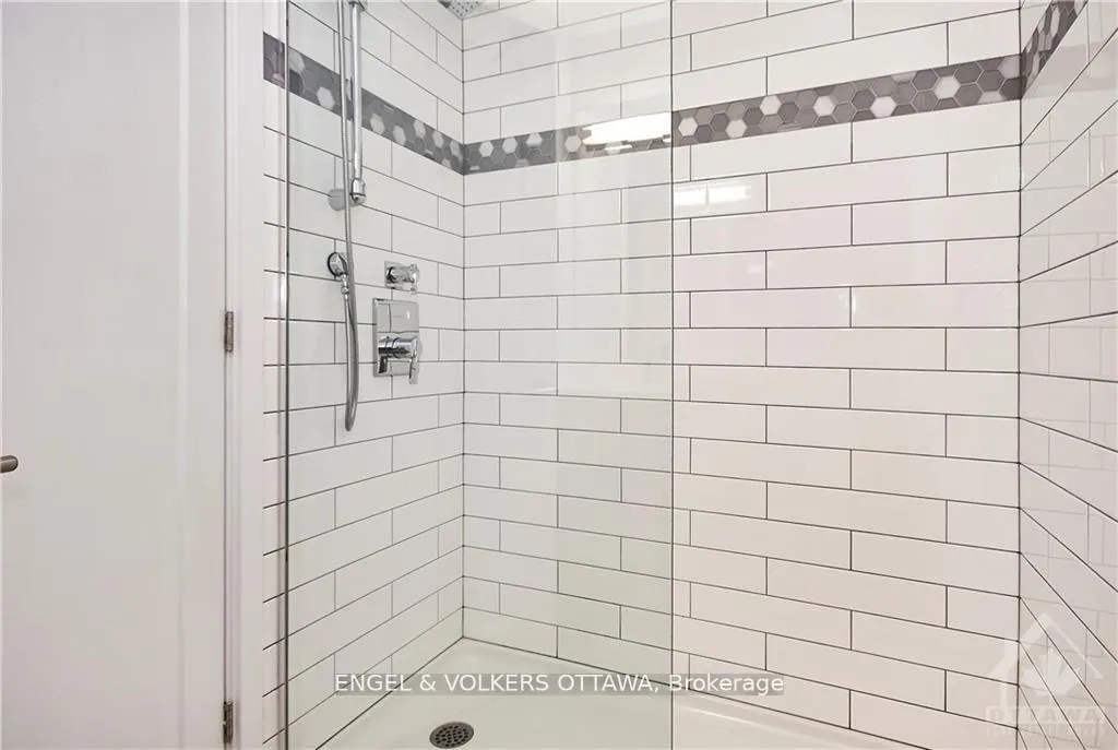 Photo 7 of Unit 1, 569 Mcleod Street, Ottawa, Ottawa Centre — HOMEH