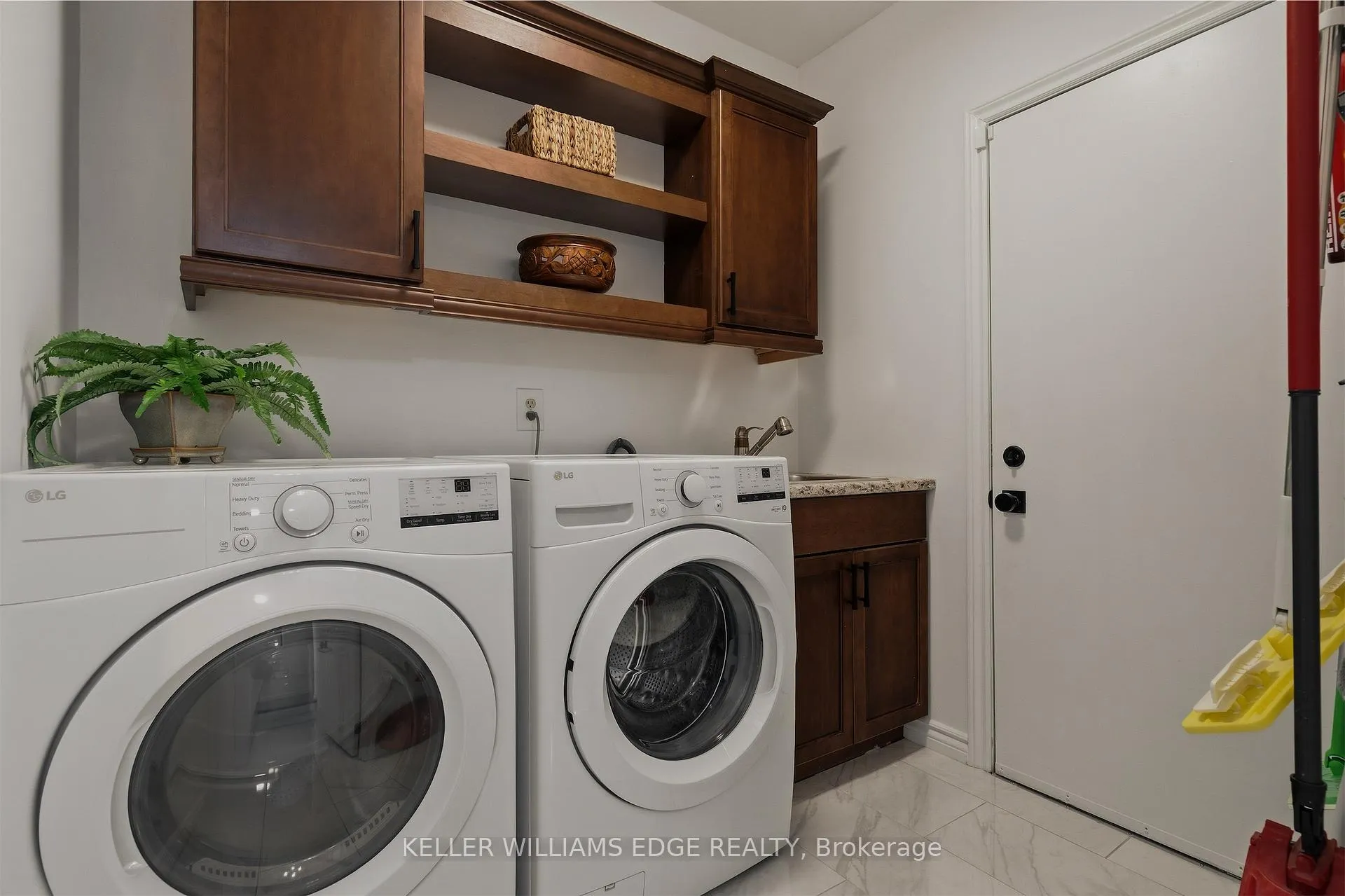Photo 17 of Unit 20, 5255 Lakeshore Road, Burlington, Appleby — HOMEH