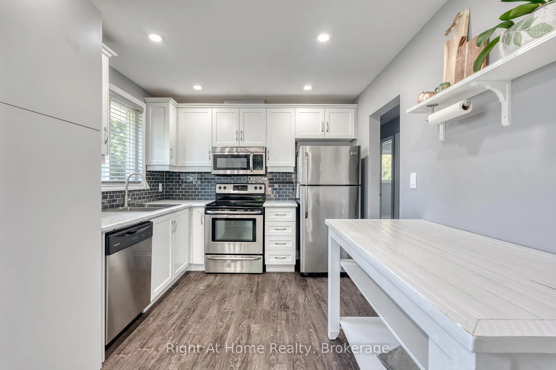 Photo 9 of 289 1/2 Pelham Road, St. Catharines, Rykert/Vansickle — HOMEH