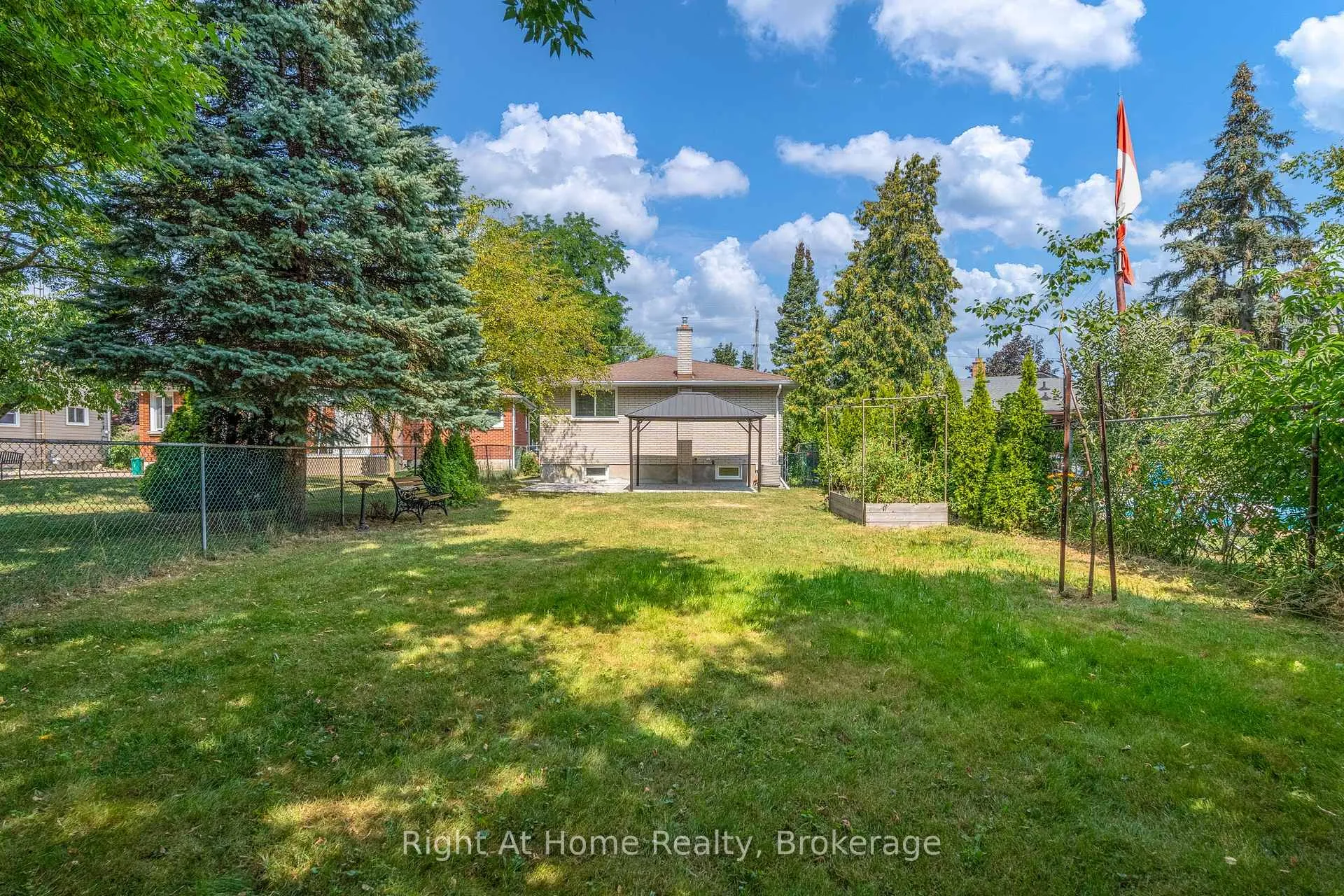 Photo 28 of 289 1/2 Pelham Road, St. Catharines, Rykert/Vansickle — HOMEH