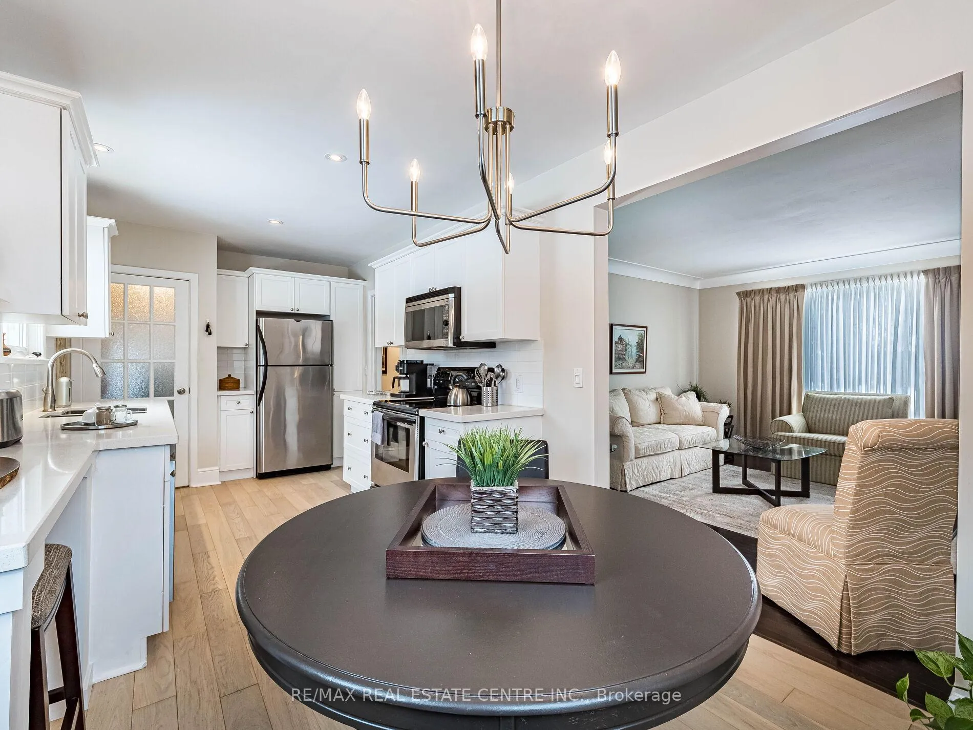 Photo 9 of 20 Hillier Crescent, Brantford — HOMEH
