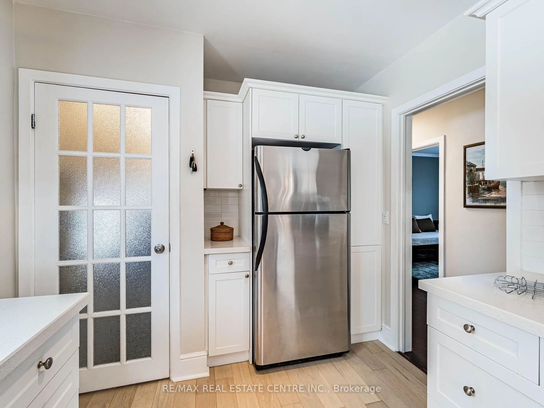 Photo 15 of 20 Hillier Crescent, Brantford — HOMEH