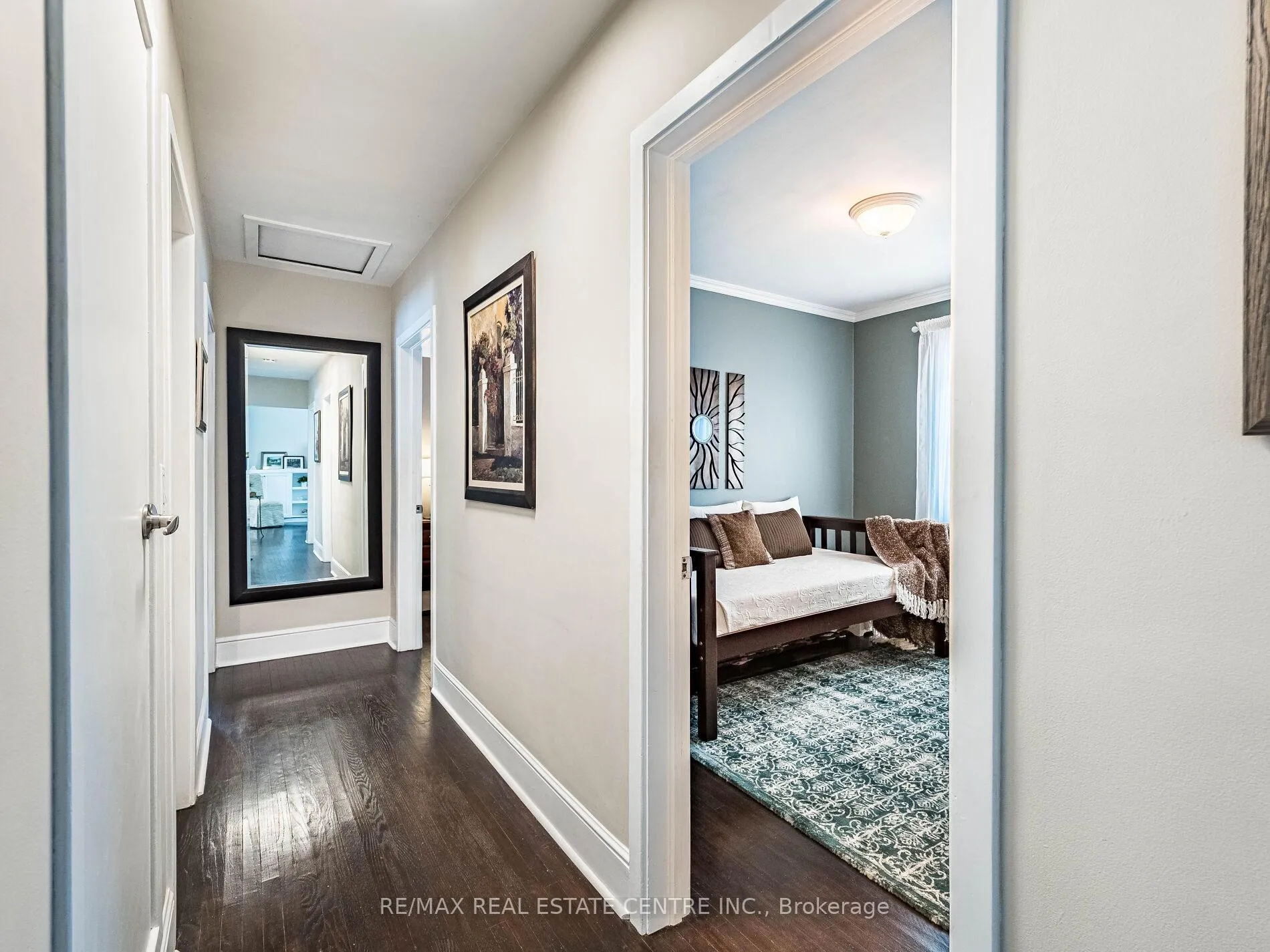 Photo 19 of 20 Hillier Crescent, Brantford — HOMEH