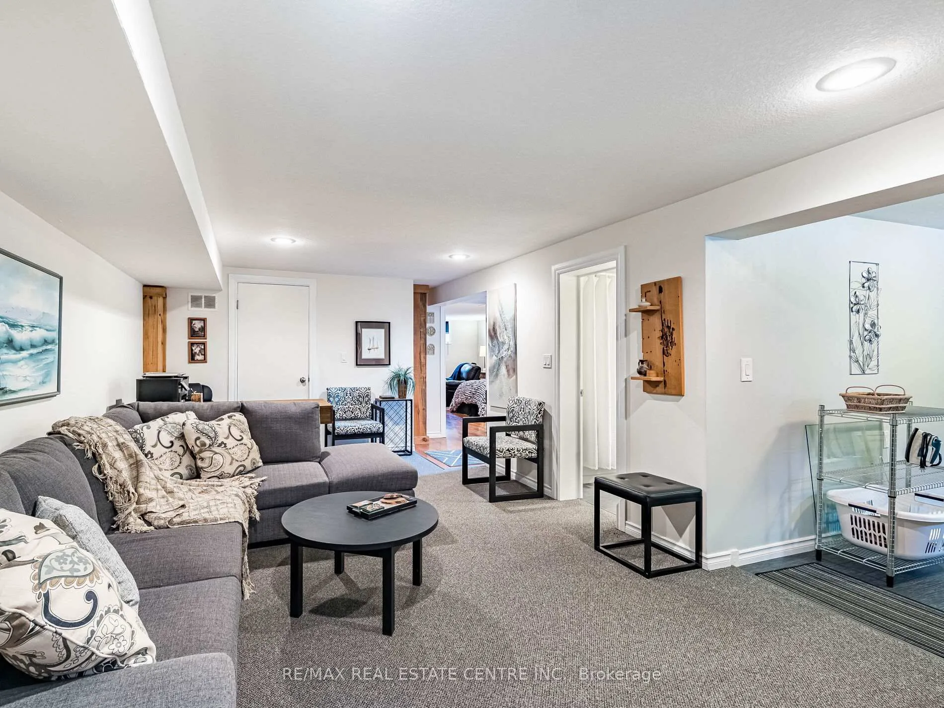 Photo 27 of 20 Hillier Crescent, Brantford — HOMEH