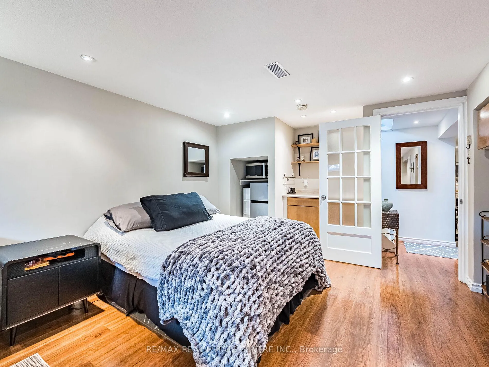 Photo 29 of 20 Hillier Crescent, Brantford — HOMEH