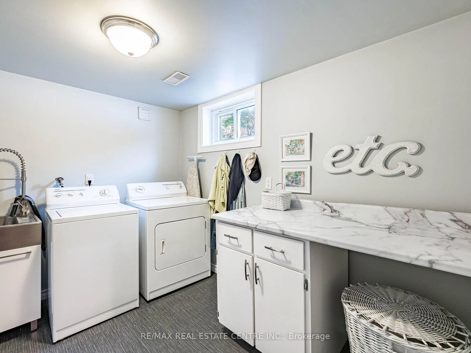 Photo 33 of 20 Hillier Crescent, Brantford — HOMEH
