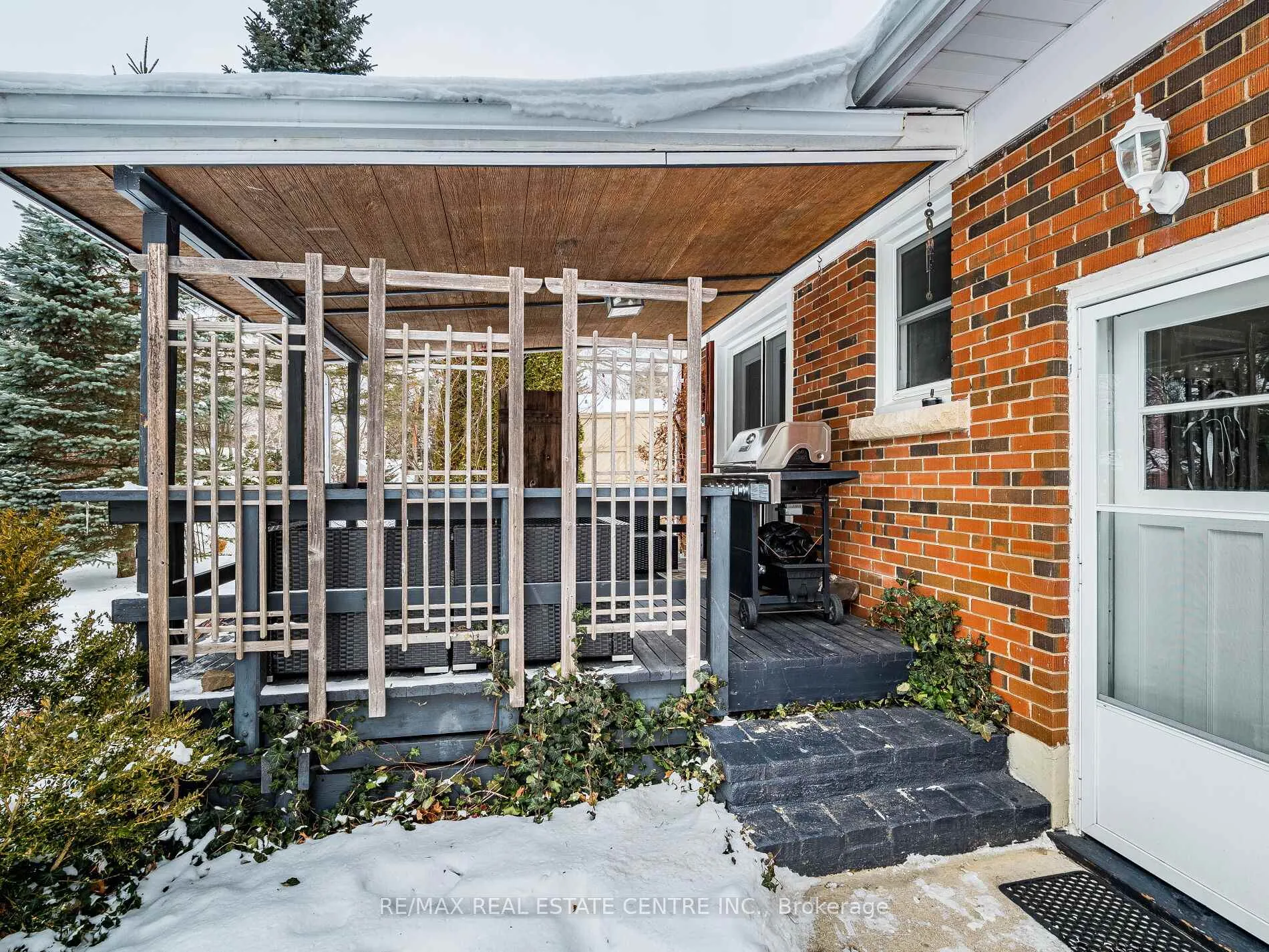 Photo 35 of 20 Hillier Crescent, Brantford — HOMEH