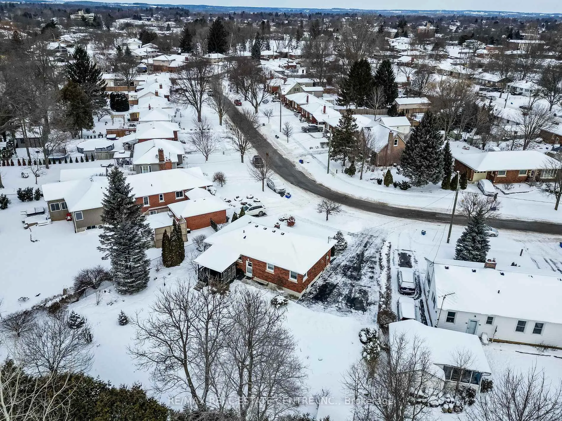 Photo 48 of 20 Hillier Crescent, Brantford — HOMEH