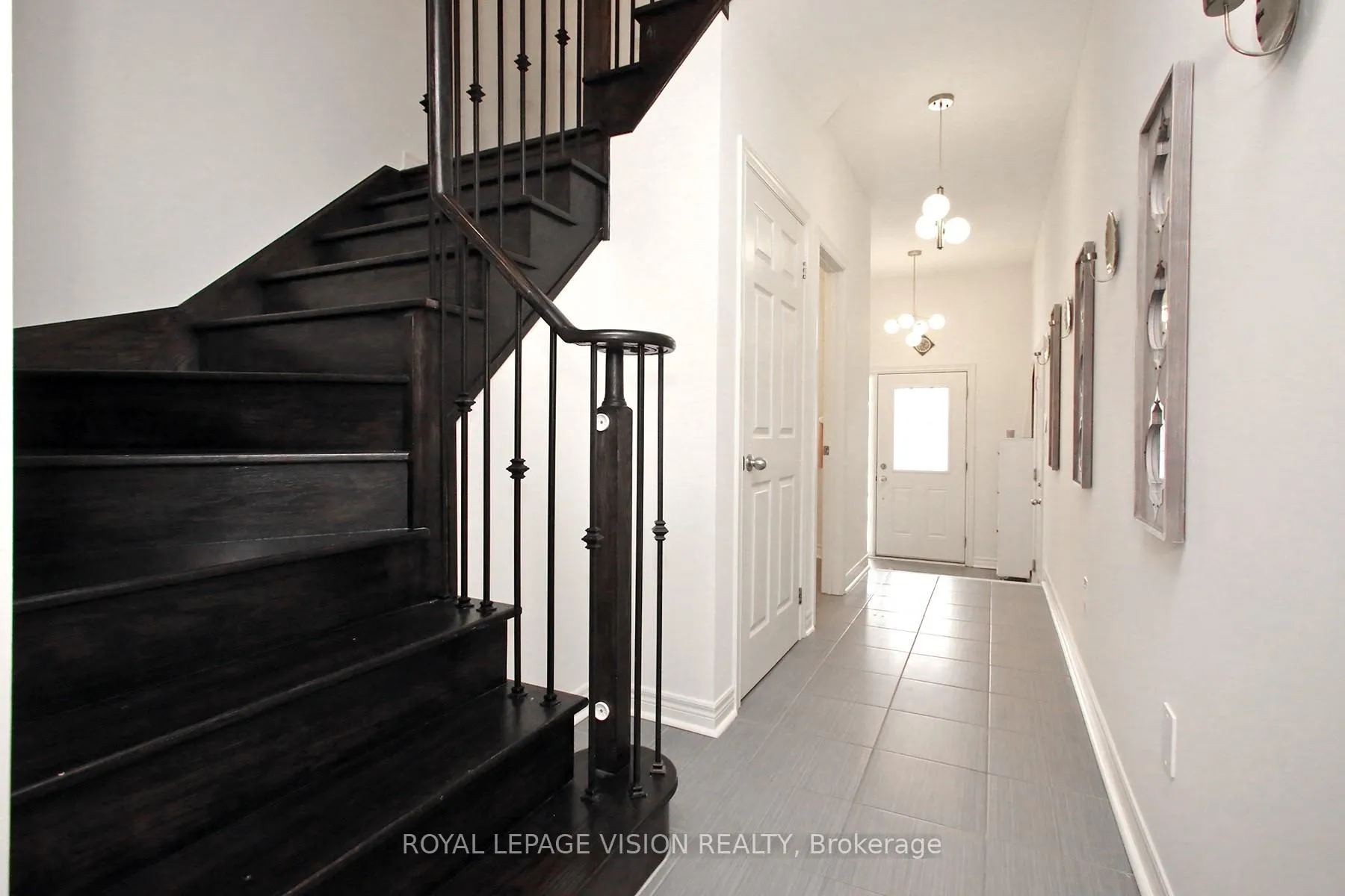 Photo 3 of 25 Jevons Drive, Ajax, South East — HOMEH