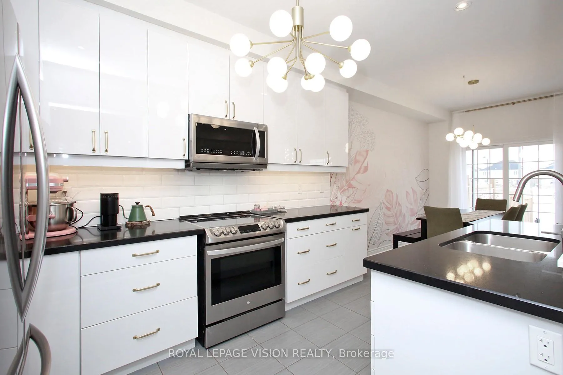 Photo 9 of 25 Jevons Drive, Ajax, South East — HOMEH