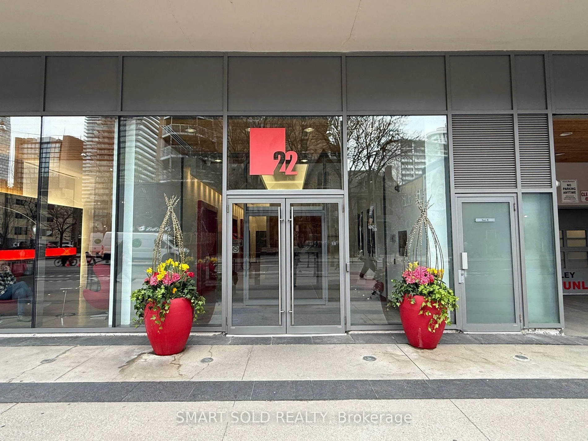 Photo 2 of Unit 1608, 22 Wellesley Street E, Toronto, Church-Yonge Corridor — HOMEH