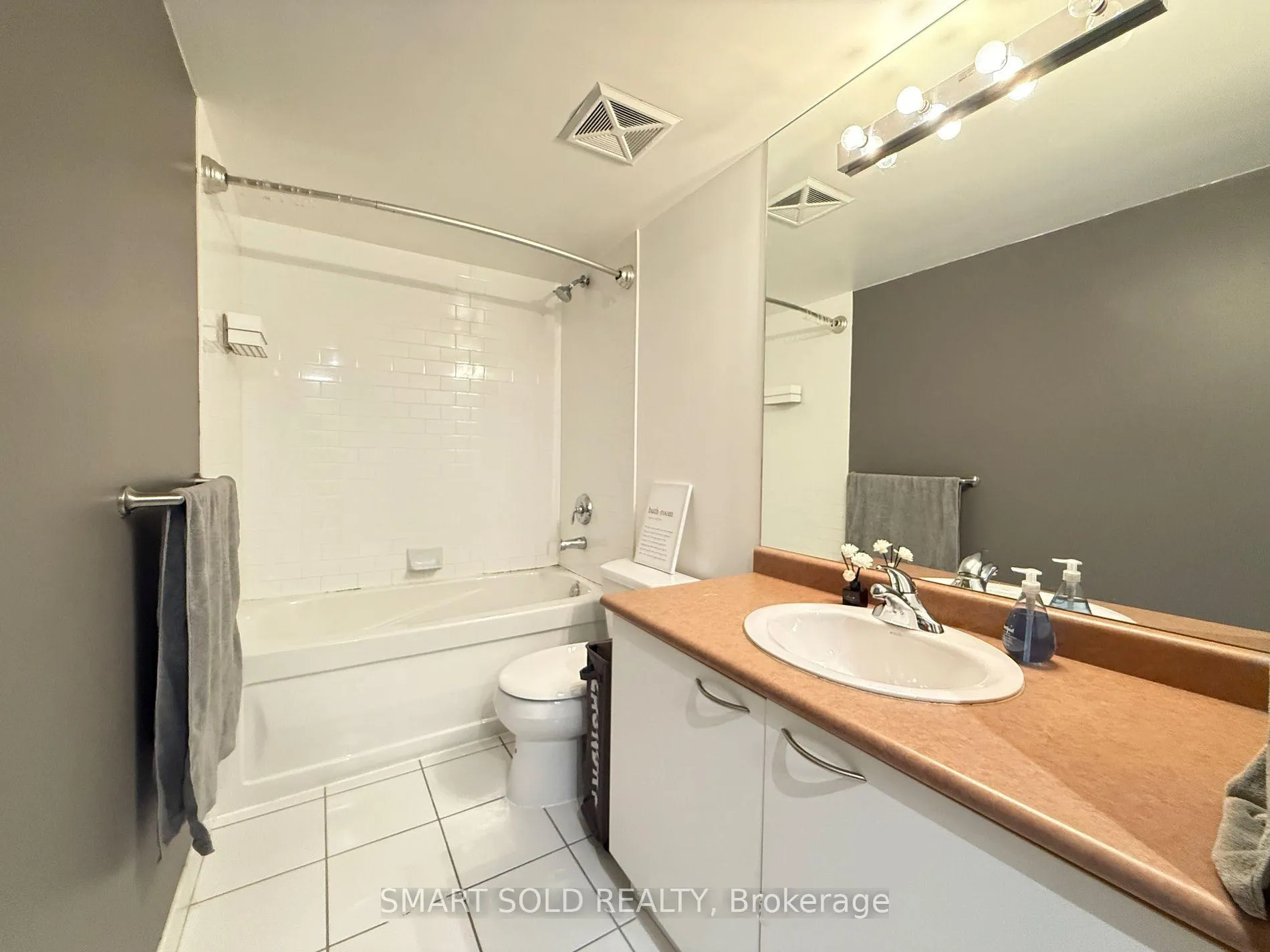 Photo 13 of Unit 1608, 22 Wellesley Street E, Toronto, Church-Yonge Corridor — HOMEH