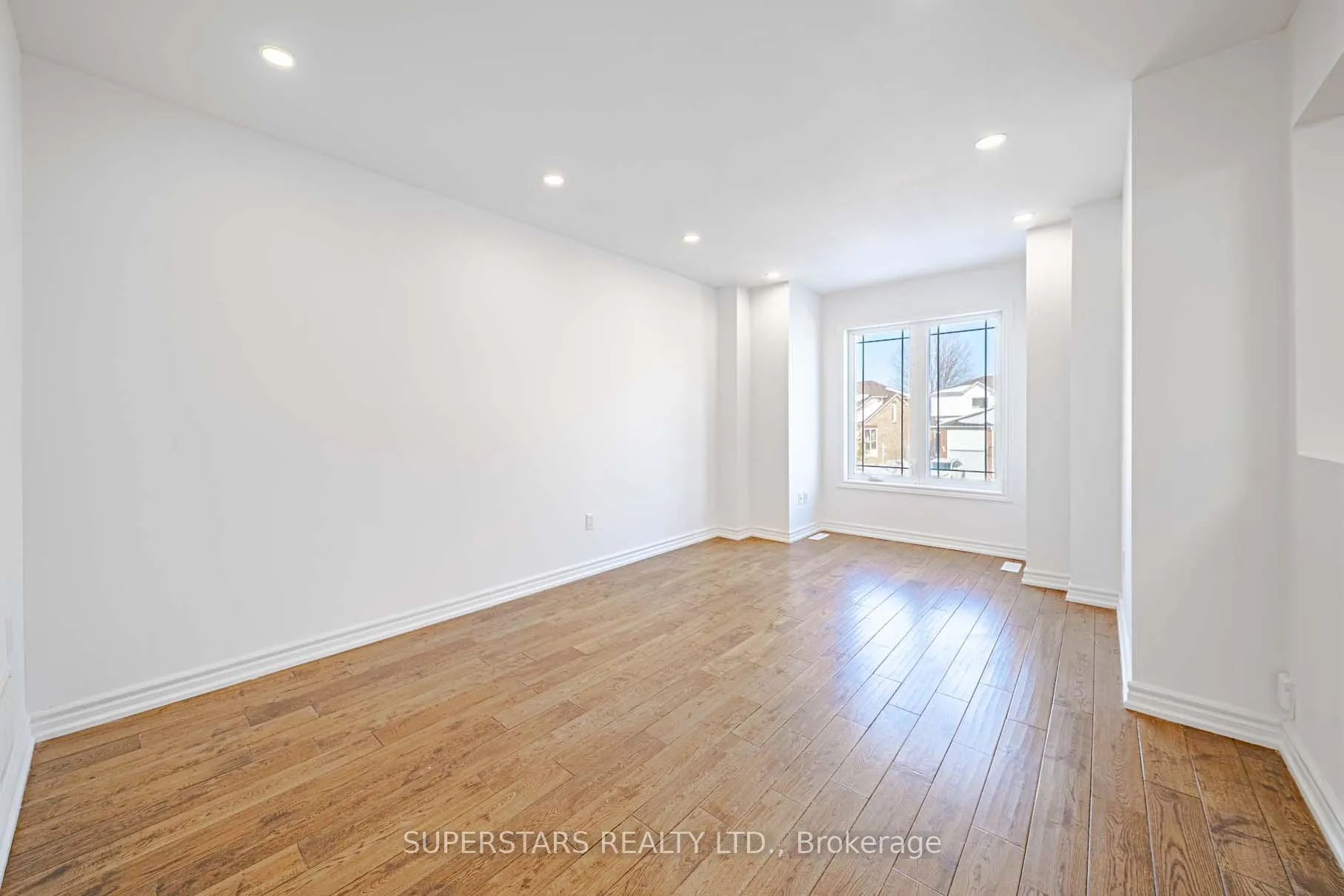Photo 1 of 99 Roseheath Drive, Vaughan, Maple — HOMEH