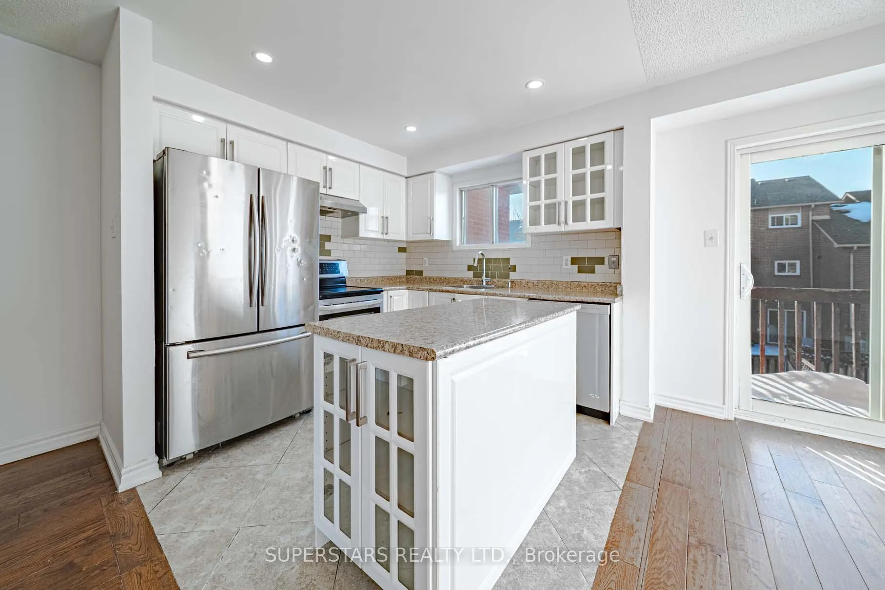 Photo 4 of 99 Roseheath Drive, Vaughan, Maple — HOMEH