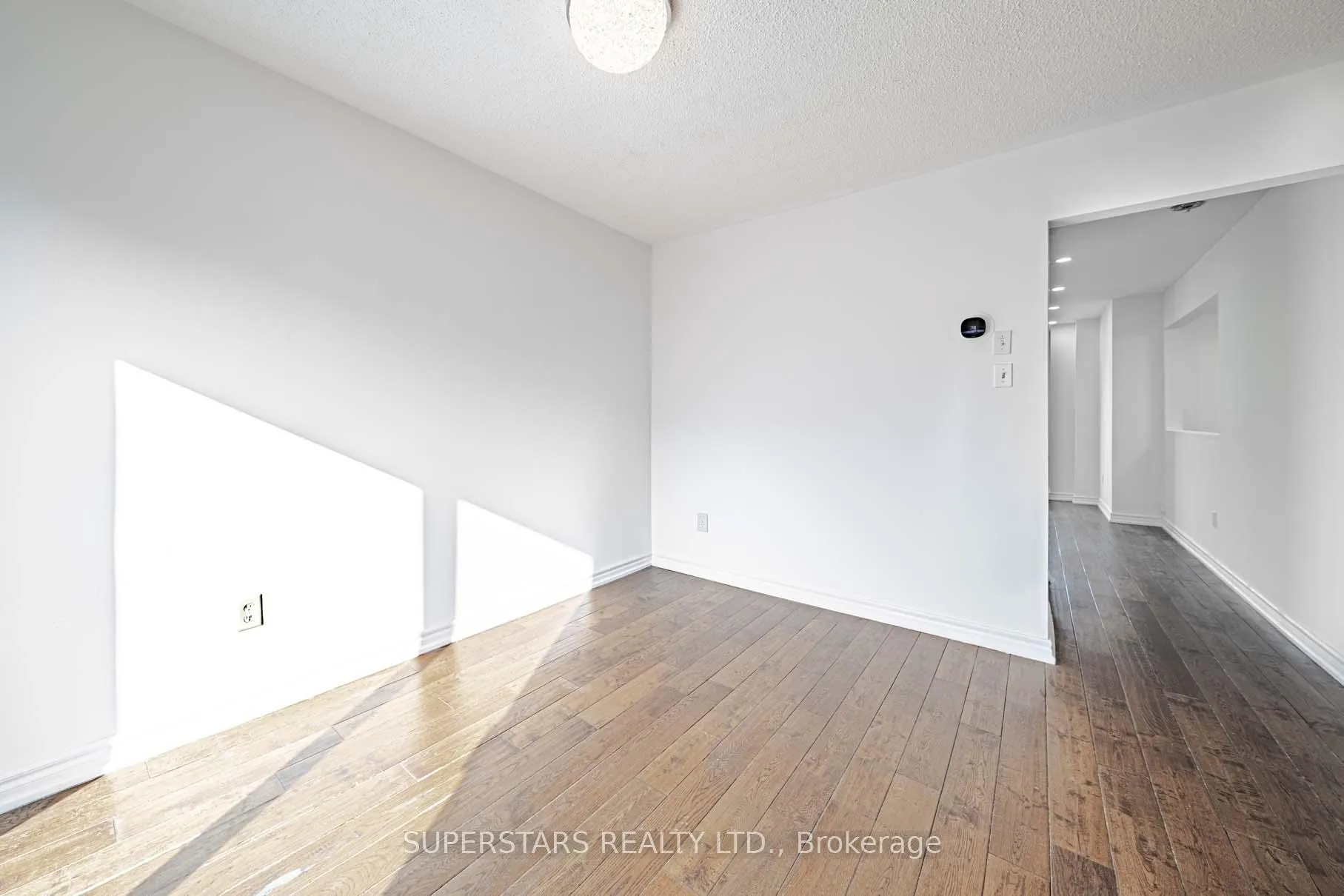 Photo 8 of 99 Roseheath Drive, Vaughan, Maple — HOMEH