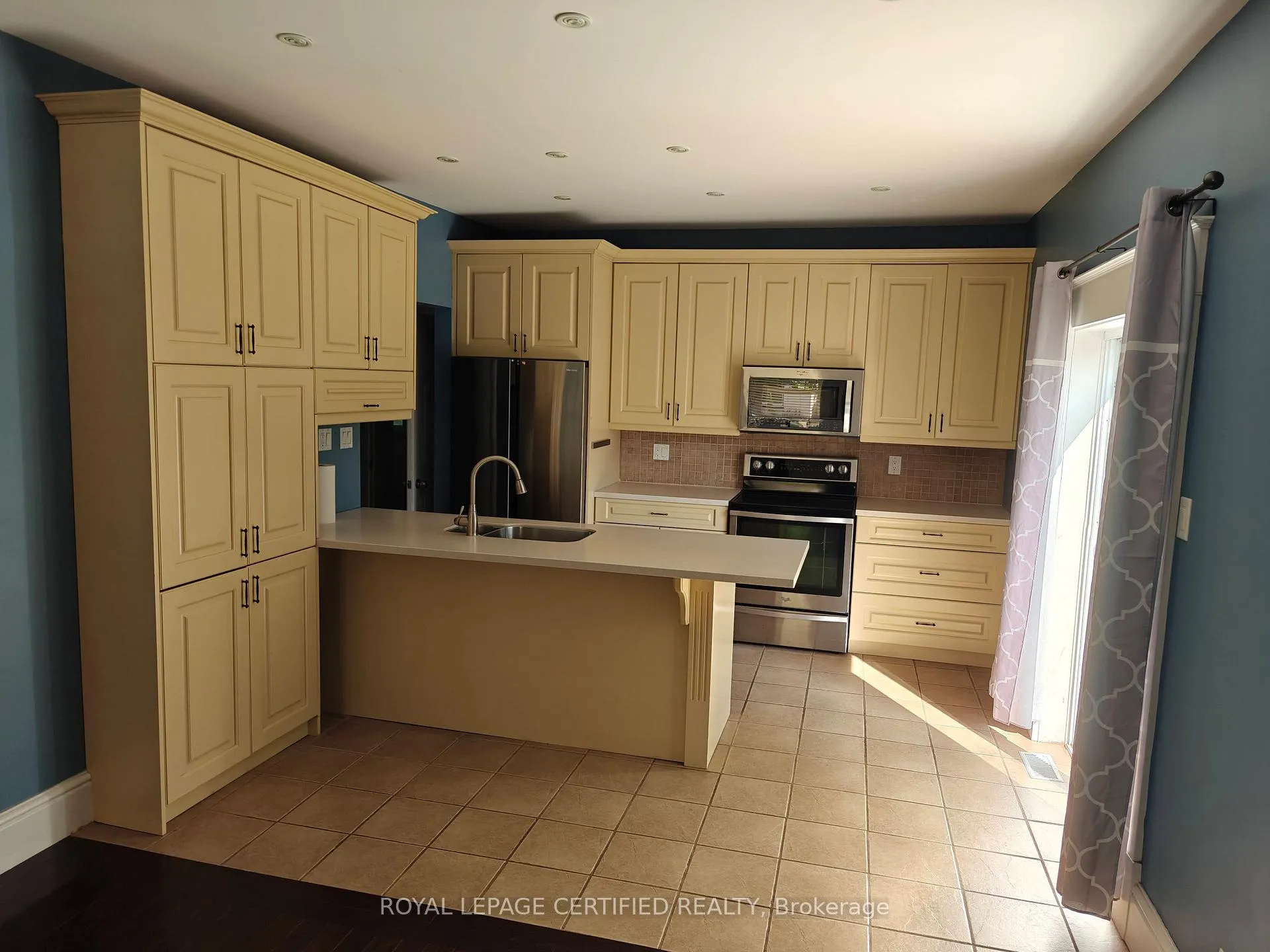 Photo 1 of 237 Park Avenue, Brantford — HOMEH