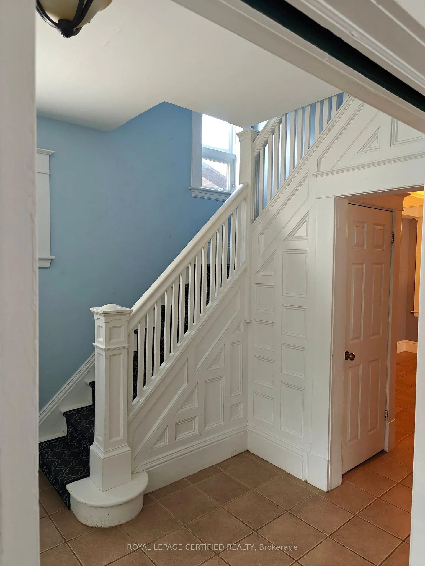 Photo 5 of 237 Park Avenue, Brantford — HOMEH