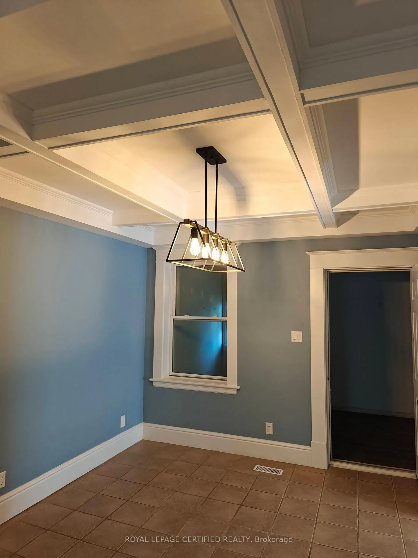 Photo 6 of 237 Park Avenue, Brantford — HOMEH