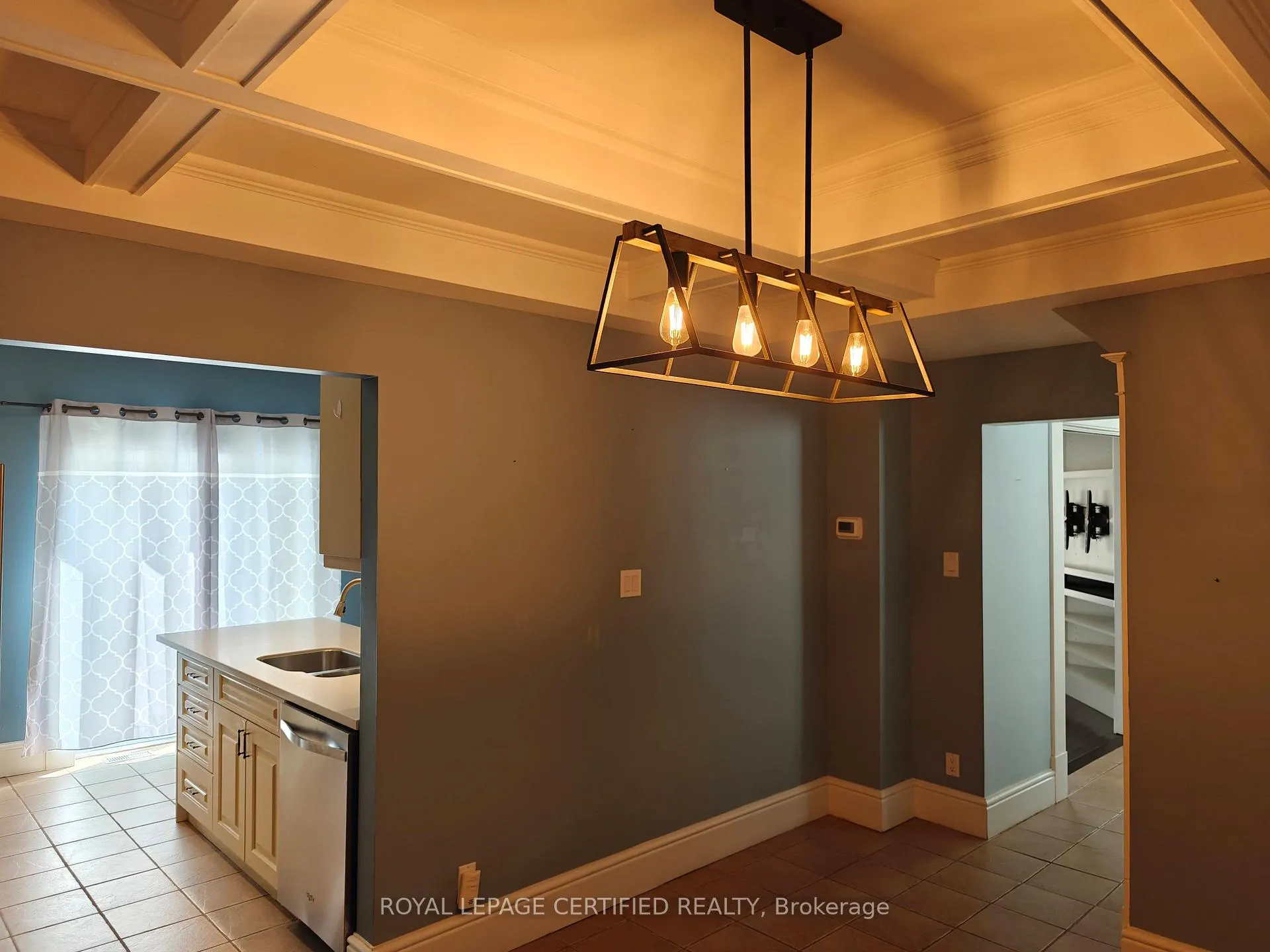 Photo 7 of 237 Park Avenue, Brantford — HOMEH