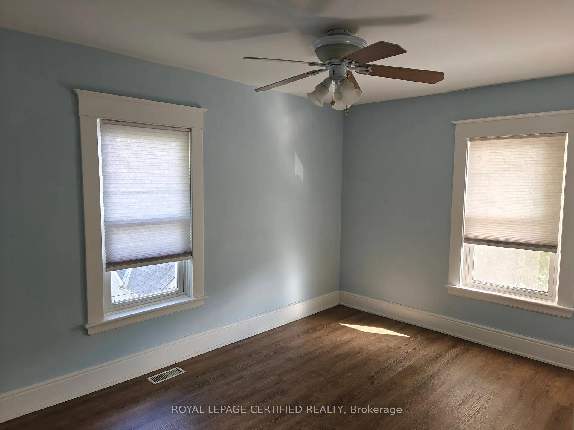Photo 9 of 237 Park Avenue, Brantford — HOMEH