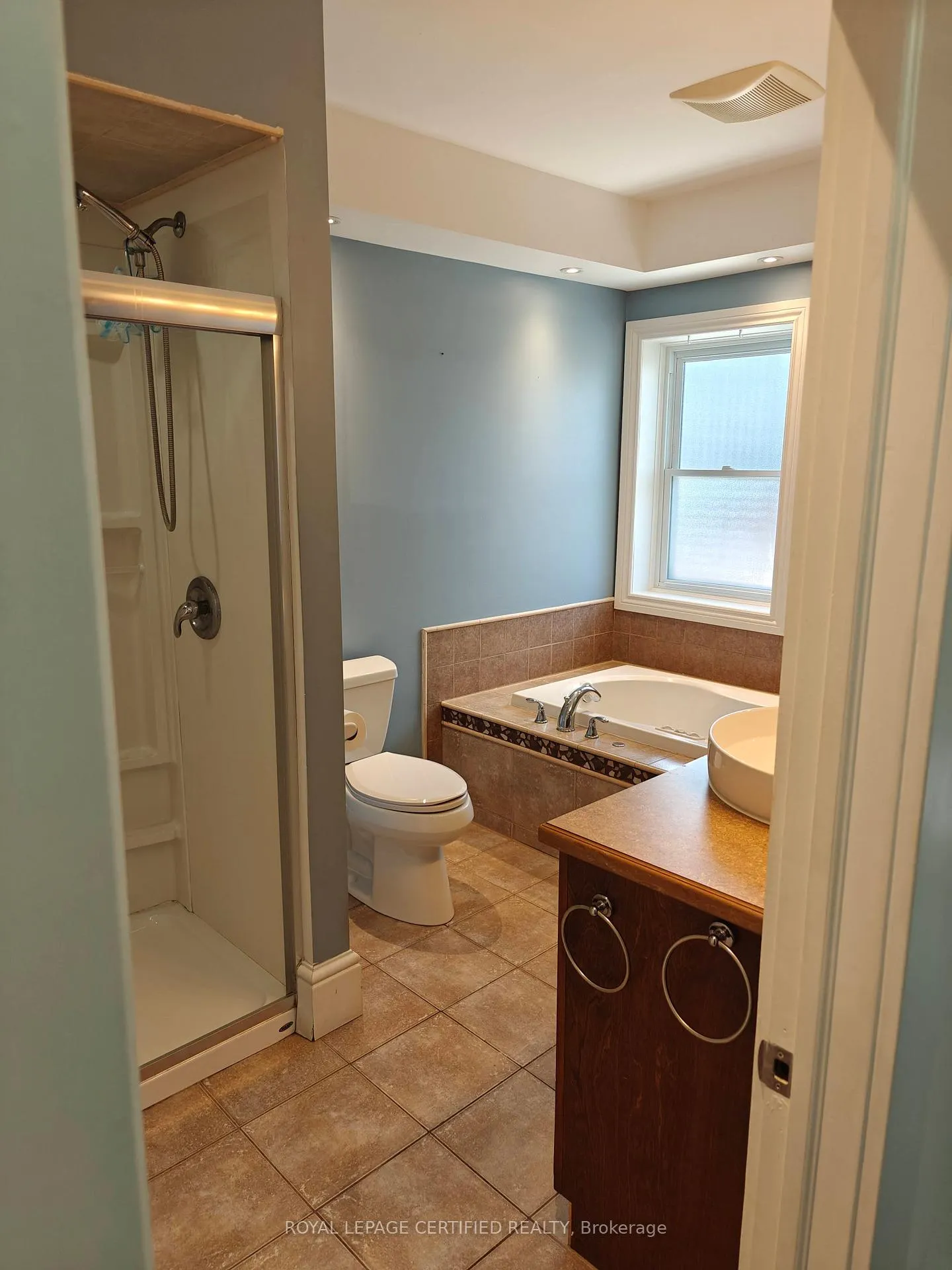 Photo 14 of 237 Park Avenue, Brantford — HOMEH