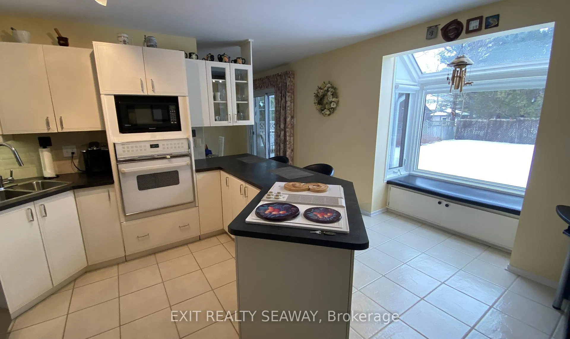 Photo 8 of 1638 Blakely Drive, Cornwall — HOMEH