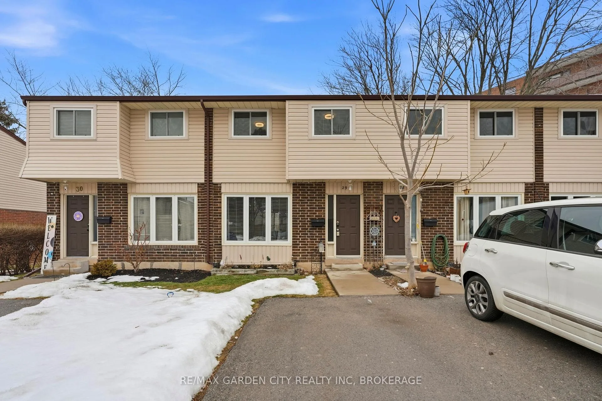 Photo 1 of Unit 29, 2 Weiden Street, St. Catharines, Bunting/Linwell — HOMEH