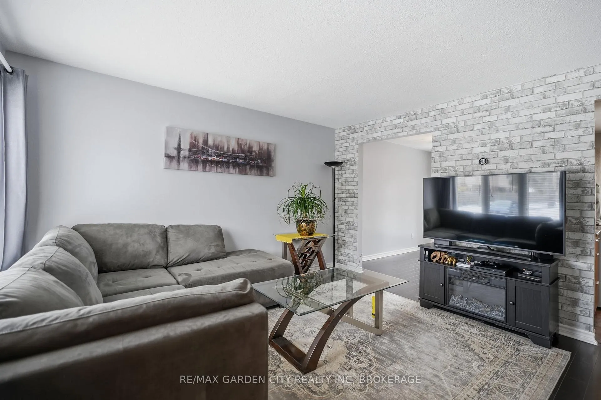 Photo 4 of Unit 29, 2 Weiden Street, St. Catharines, Bunting/Linwell — HOMEH