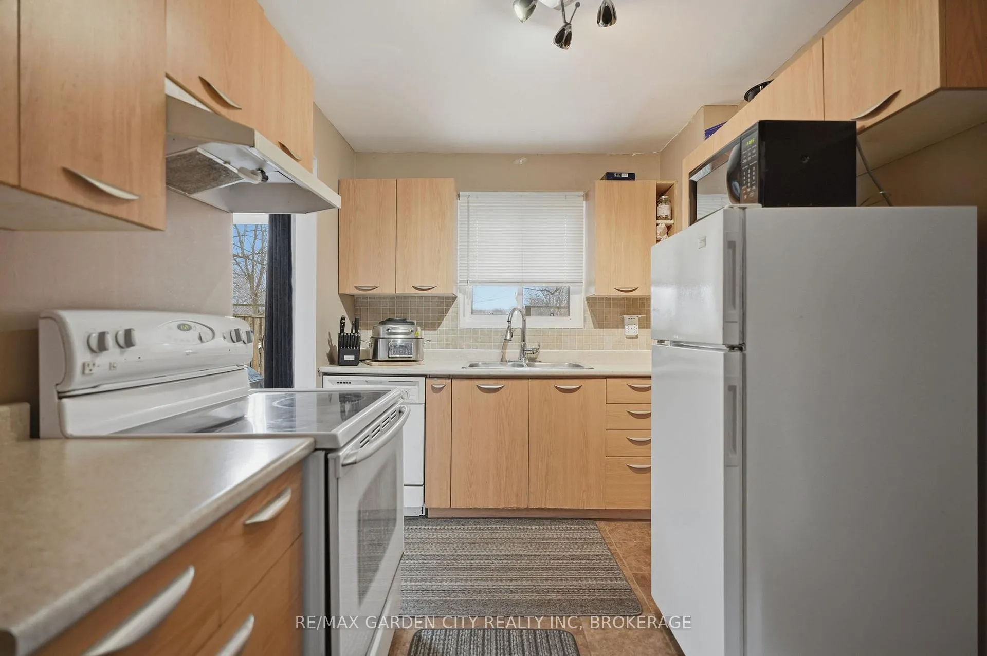 Photo 9 of Unit 29, 2 Weiden Street, St. Catharines, Bunting/Linwell — HOMEH