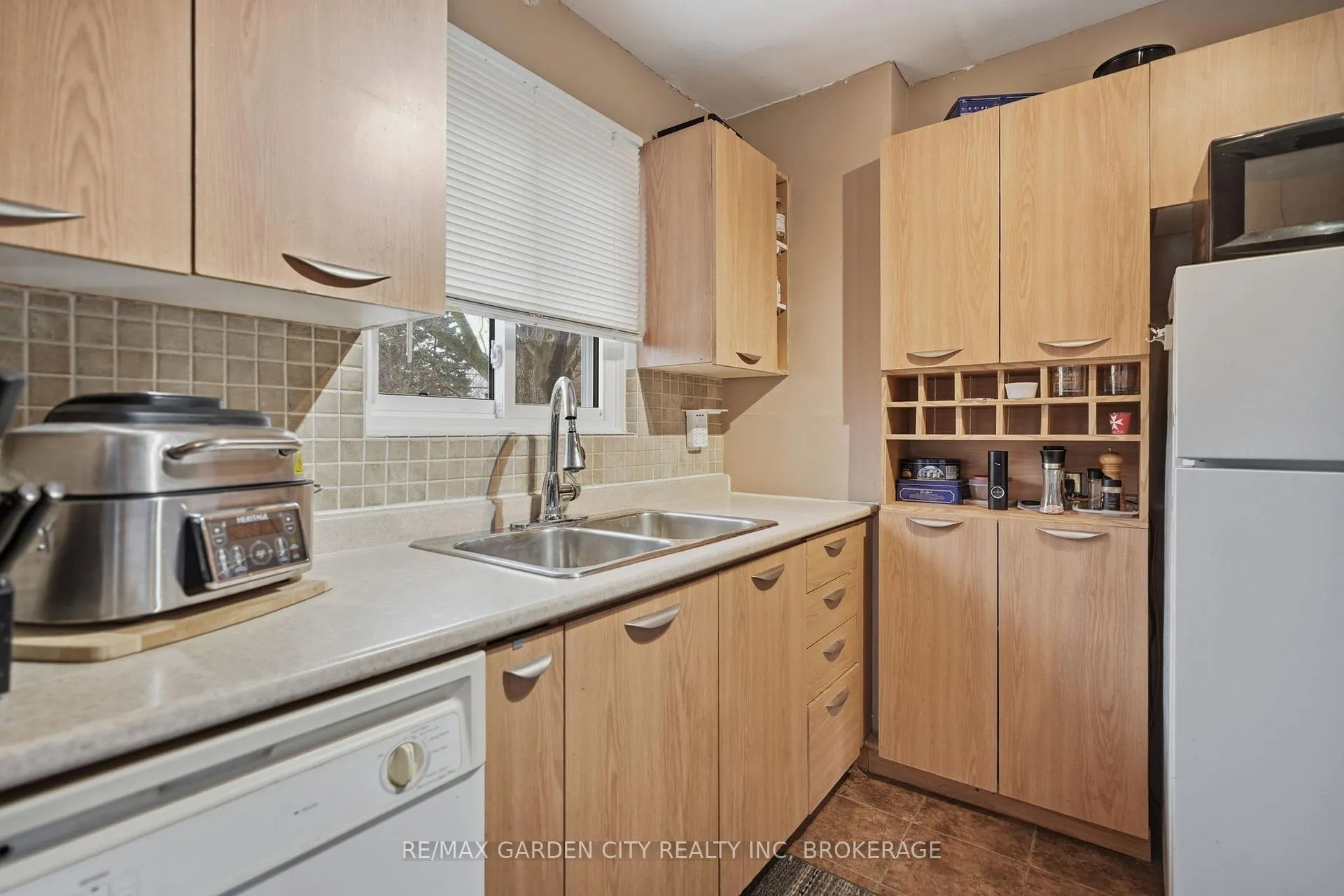 Photo 10 of Unit 29, 2 Weiden Street, St. Catharines, Bunting/Linwell — HOMEH