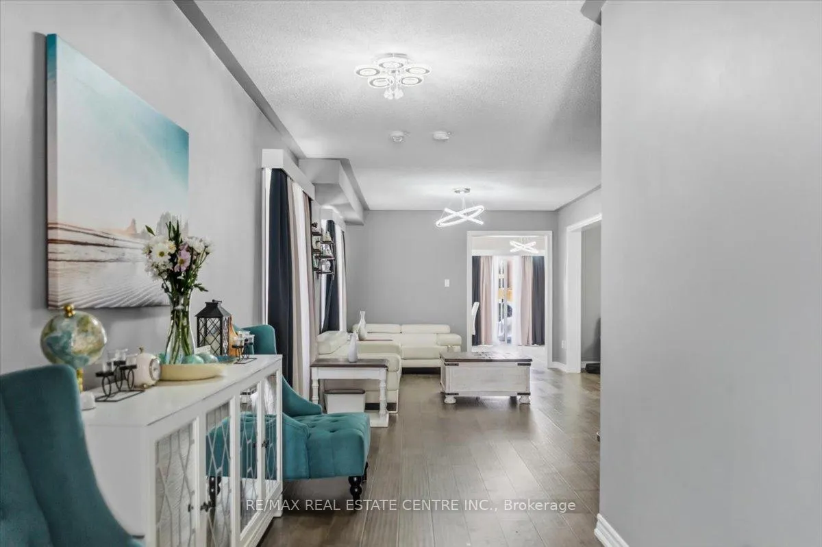 Photo 5 of 362 Van Dusen Avenue, Southgate — HOMEH