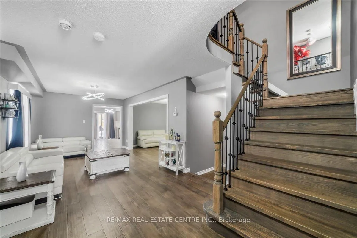 Photo 7 of 362 Van Dusen Avenue, Southgate — HOMEH