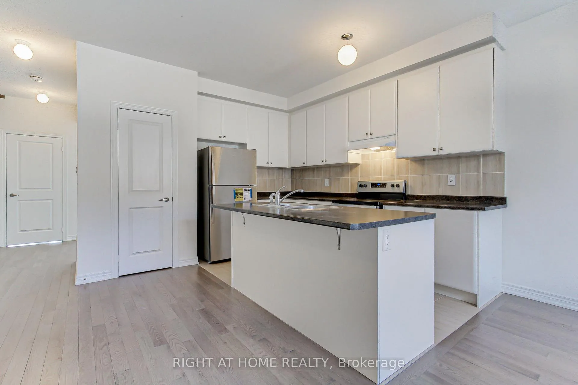Photo 10 of 10173 Huntington Road, Vaughan, Kleinburg — HOMEH