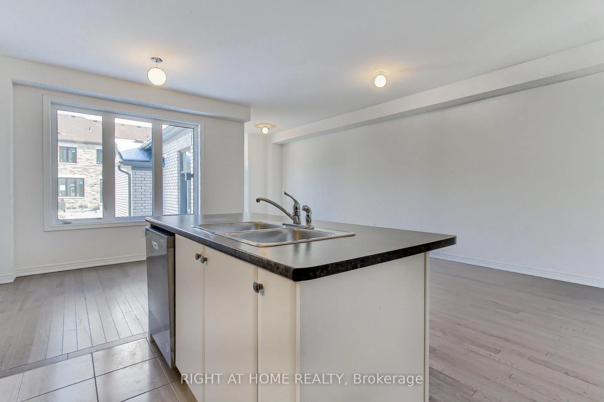 Photo 13 of 10173 Huntington Road, Vaughan, Kleinburg — HOMEH