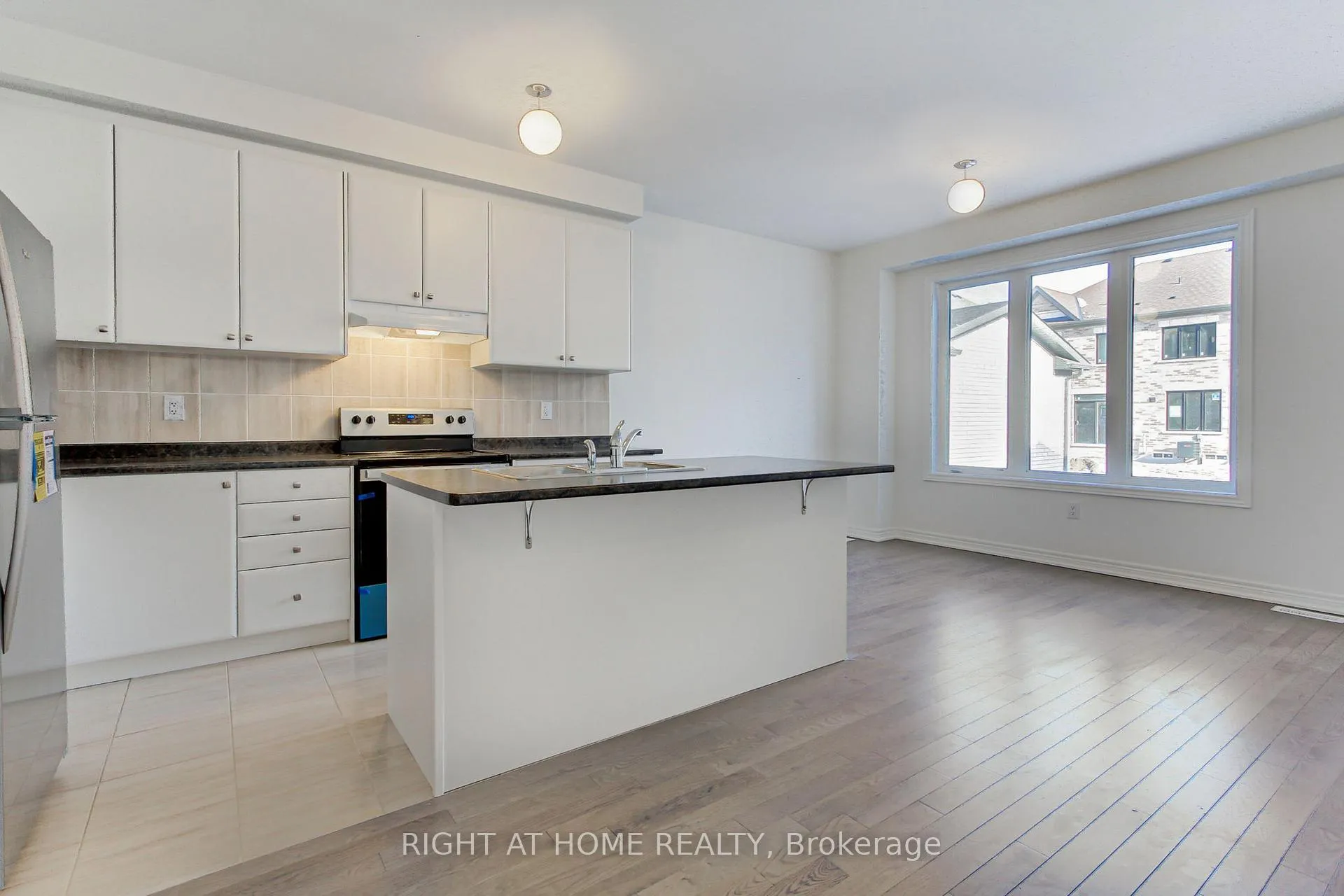 Photo 14 of 10173 Huntington Road, Vaughan, Kleinburg — HOMEH
