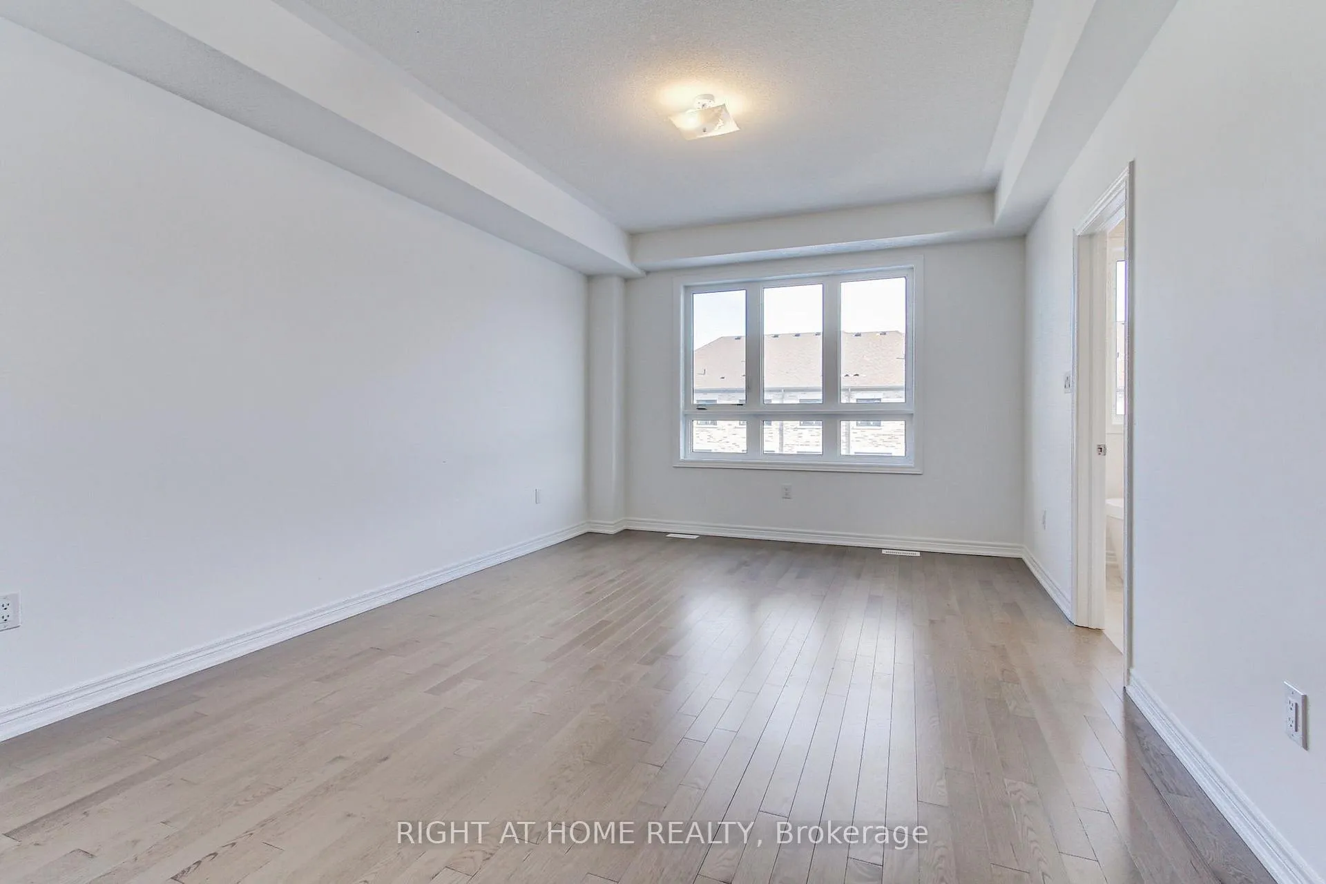 Photo 24 of 10173 Huntington Road, Vaughan, Kleinburg — HOMEH
