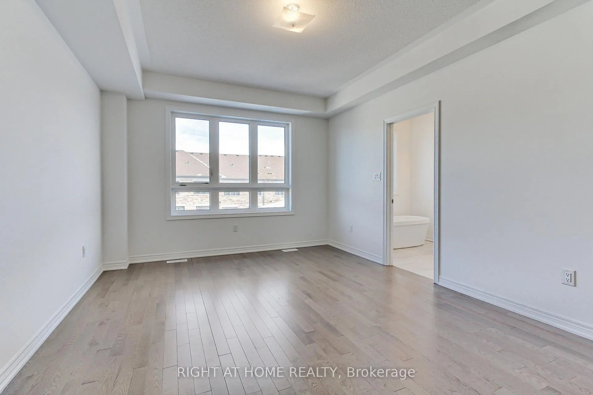 Photo 25 of 10173 Huntington Road, Vaughan, Kleinburg — HOMEH
