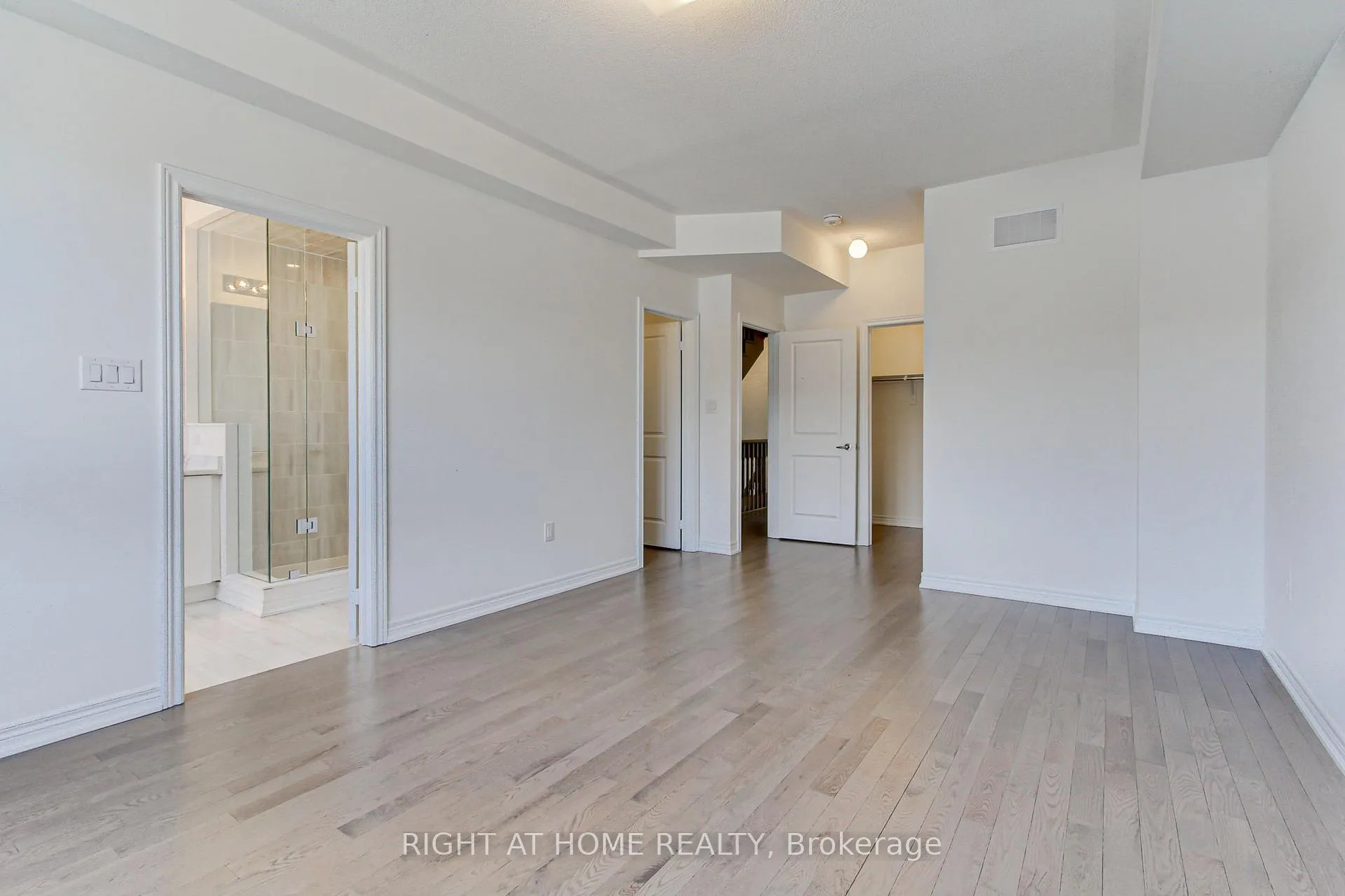 Photo 26 of 10173 Huntington Road, Vaughan, Kleinburg — HOMEH