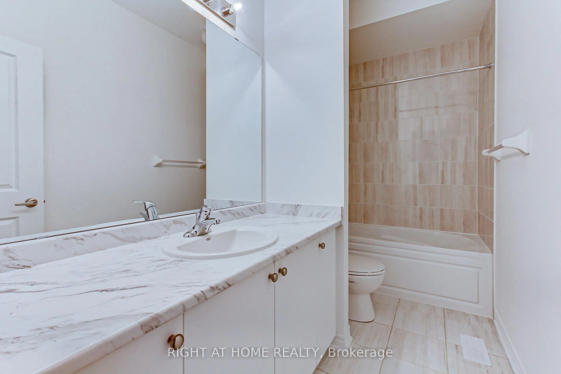 Photo 44 of 10173 Huntington Road, Vaughan, Kleinburg — HOMEH