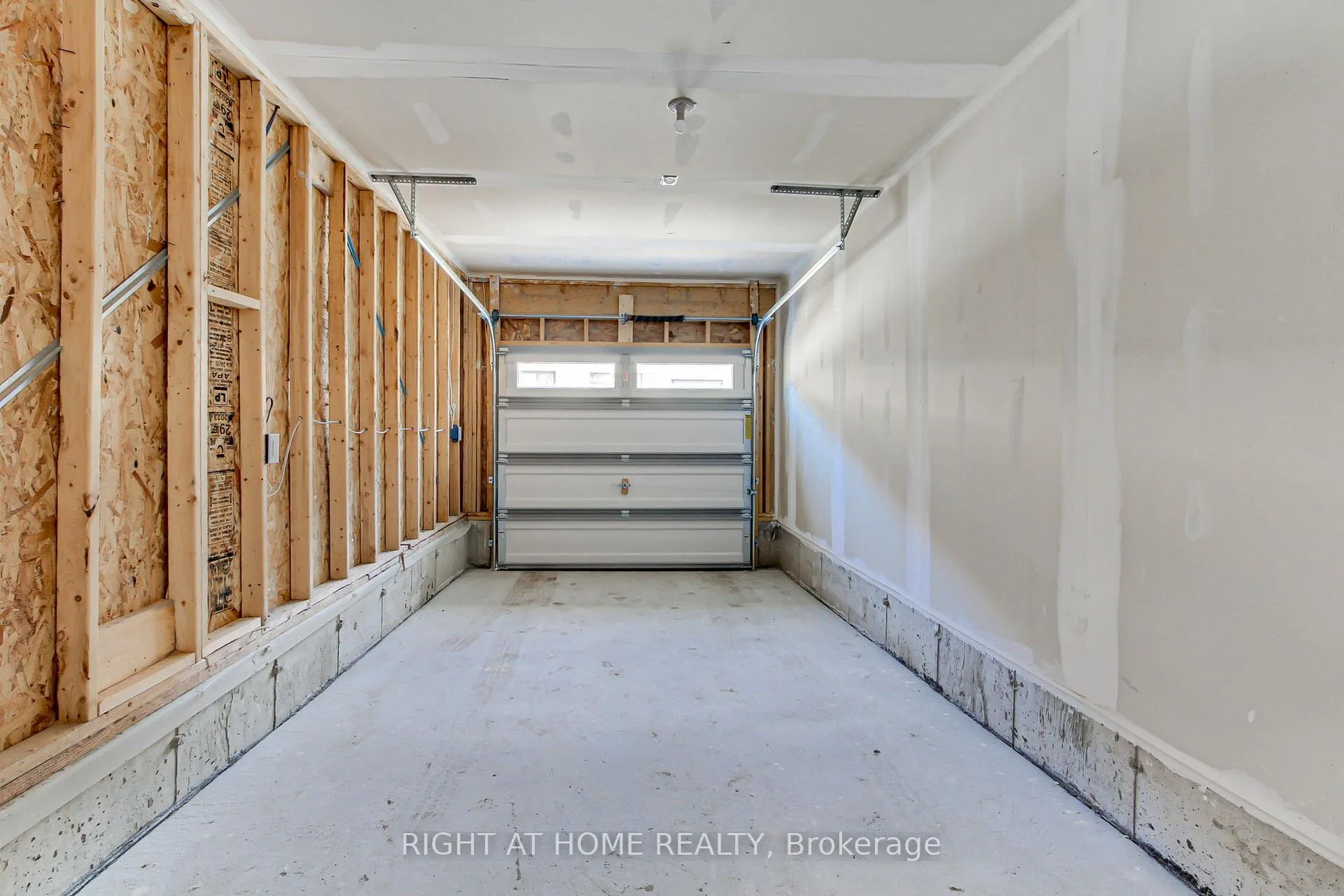 Photo 47 of 10173 Huntington Road, Vaughan, Kleinburg — HOMEH